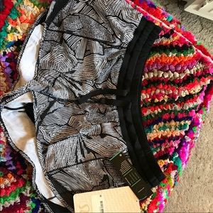 Lululemon Dottie Tribe Hotty Hots